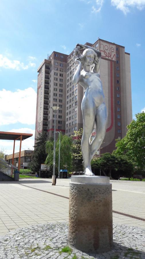 Tvm Tower Modrany Hostel Prague Exterior photo