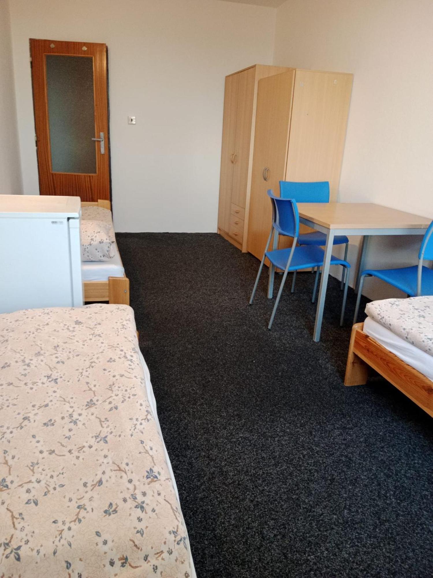 Tvm Tower Modrany Hostel Prague Exterior photo